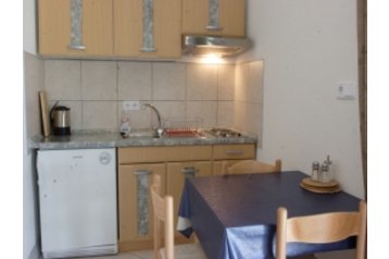 Privatan smeštaj Podgora 10